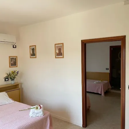Otel La Playa 2*